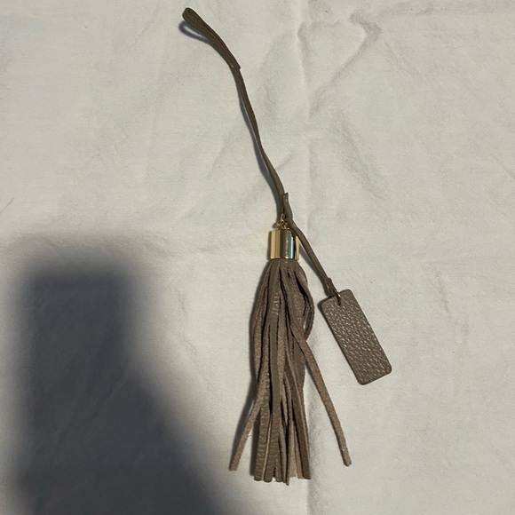 Cuyana leather bag tassel - Picture 3 of 3